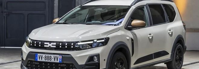 Nuova Dacia Jogger, ecco allestimenti e prezzi del restyling