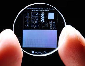 L’hard disk eterno: 360 terabyte di dati in un disco di vetro da 5 pollici