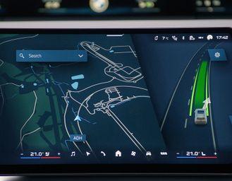 Guida senza mani: BMW ha ottenuto la certificazione ONU. Potrà introdurla in vari Paesi europei