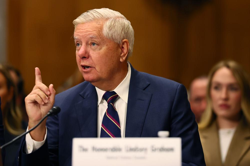 US senator Lindsey Graham criticises Zelensky's signing of anti-corruption law