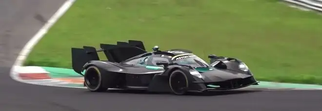 Aston Martin Walkyrie AMR-LMH: in pista a Monza in vista di Le Mans