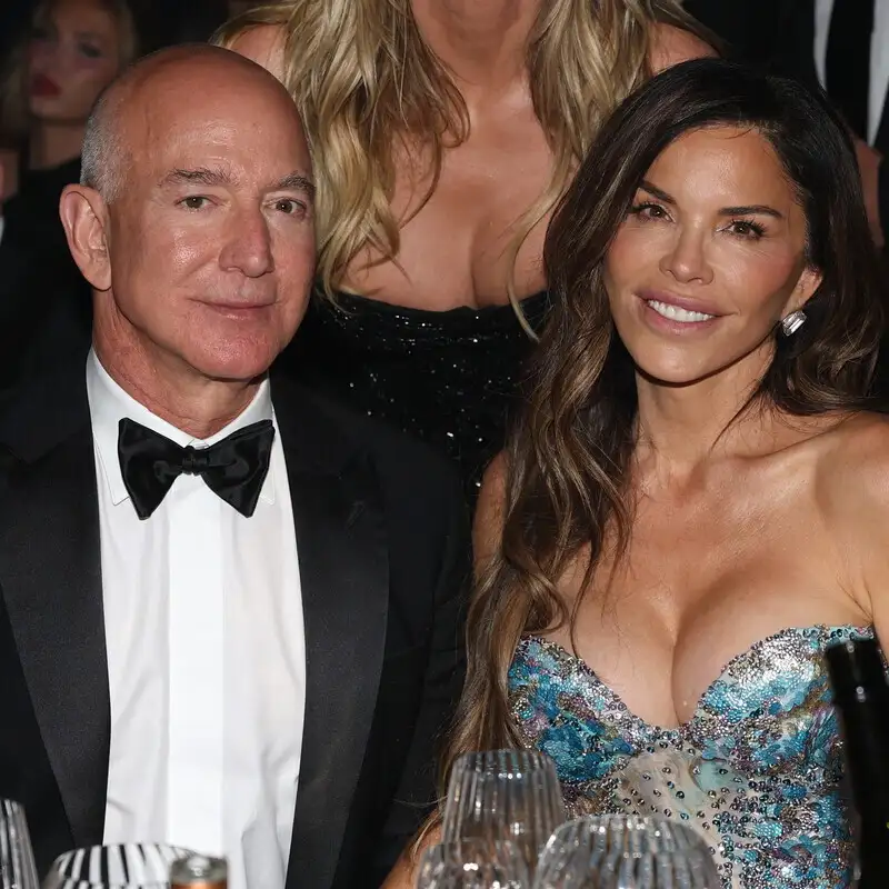 Jeff Bezos affitta Venezia: 30 milioni di euro, proteste in piazza e la città blindata per le nozze