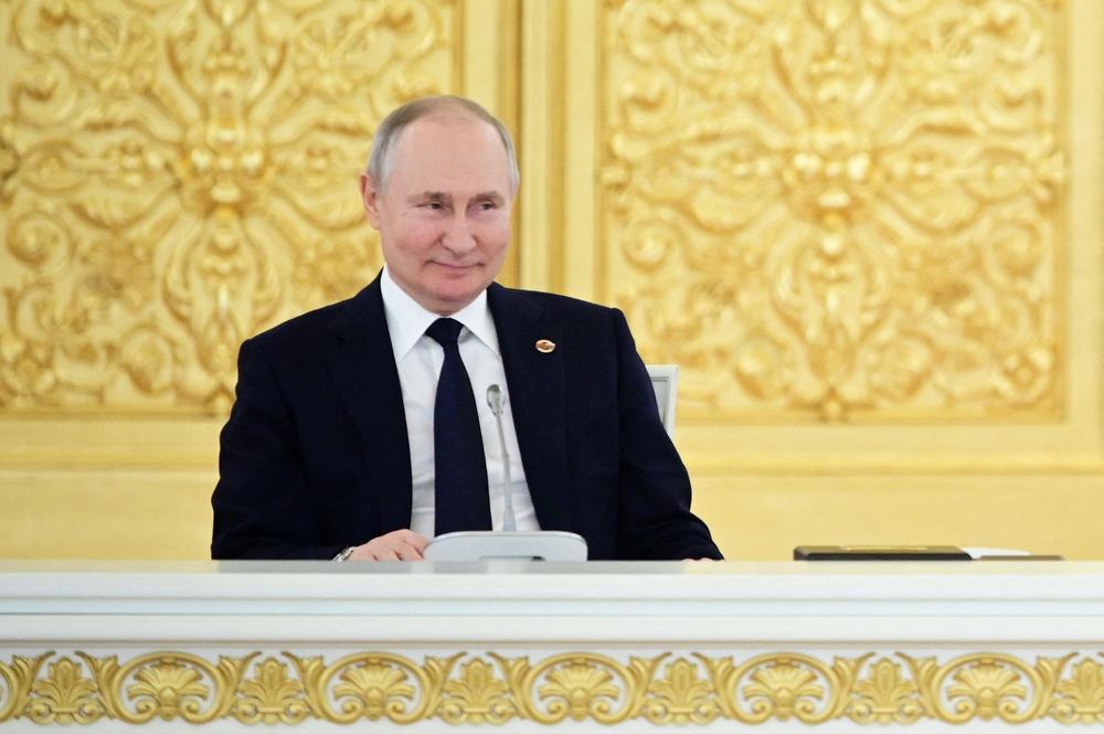 Putin proposed halting war in exchange for Ukraine's eastern regions in meeting with Witkoff, WSJ reports