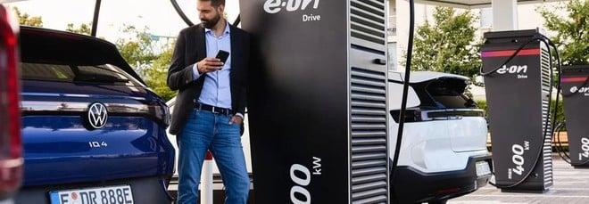 Ricaricare in autostrada sarà più facile: E.ON installerà colonnine da 400 kW in 18 aree di servizio