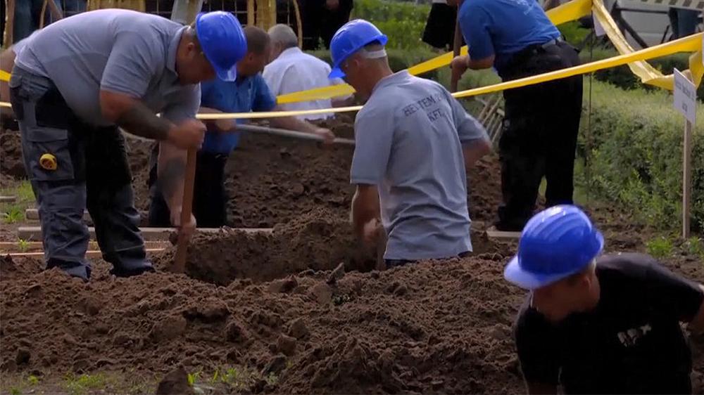 Hungary wins International Grave Digging competition on home soil… literally