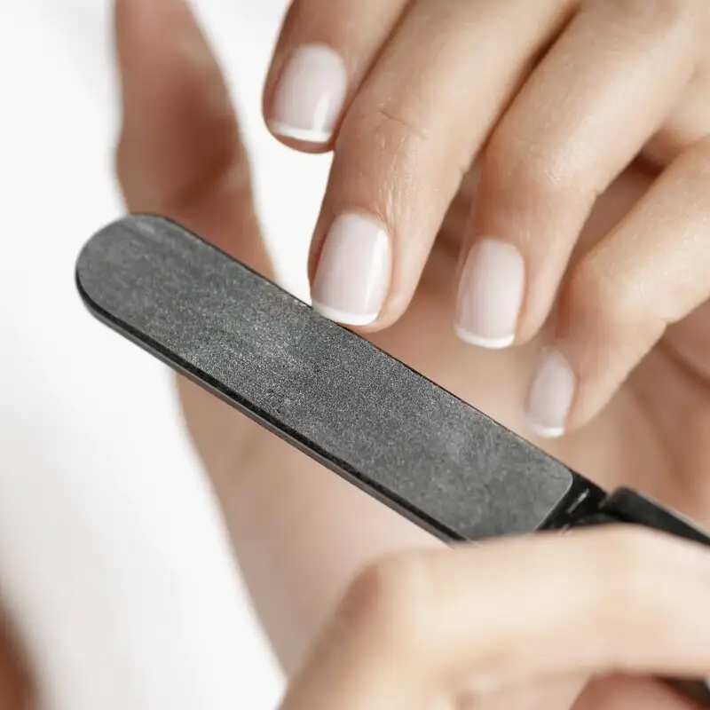 Il trucco c’è (e funziona): le manicure che fanno sembrare le unghie più lunghe senza ricostruzione o press-on