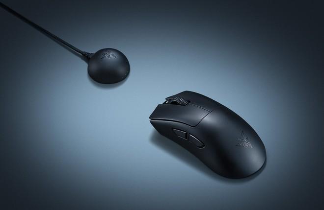 Razer DeathAdder V4 Pro: il mouse gaming si affina per i pro