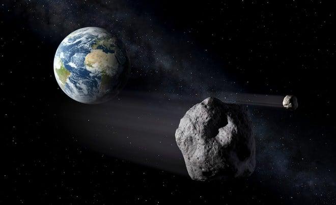 Asteroide grande come un aereo sfiorerà la Terra | Sarà davvero pericoloso?
