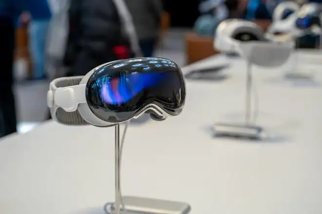 Apple chiede agli utenti di Vision Pro cosa ne pensano dei Ray-Ban Meta
