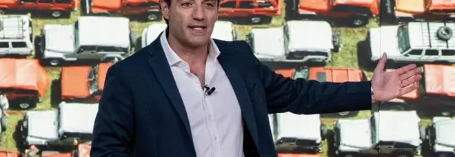 Stellantis, si cambia: Filosa lavora alla revisione del piano strategico