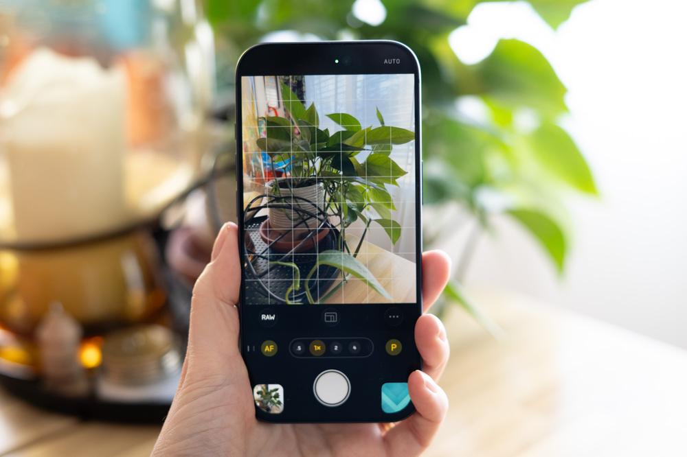 The iPhone’s anti-algorithm camera app looks better with a little processing
