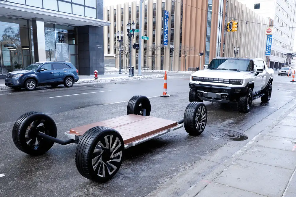 GM says new battery chemistry will enable 400-mile range EVs