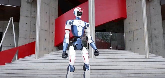 Un robot da 5.500 euro? Unitree R1 sfida l'industria occidentale | Video