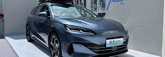 BYD, al Salone di Monaco 2025 debutta la station wagon Plug-in con 1.500 km di autonomia