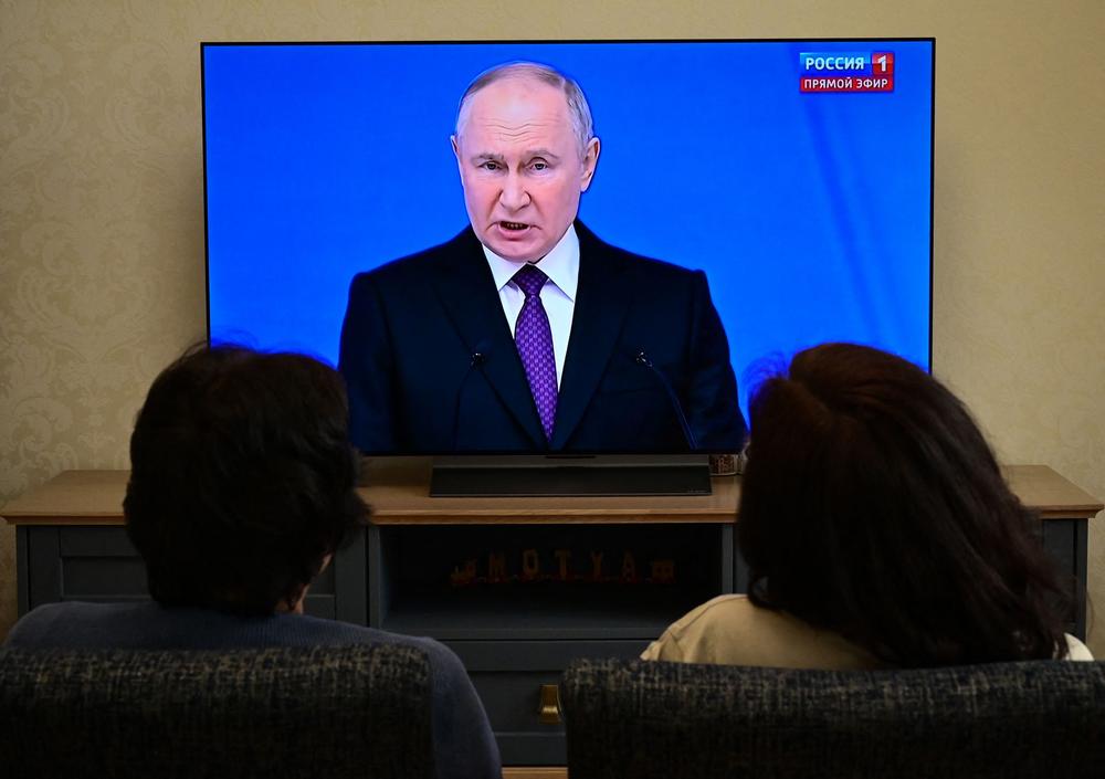 Russia is forcing Ukrainians in occupied territories to watch Kremlin TV — but it's not quite going to plan