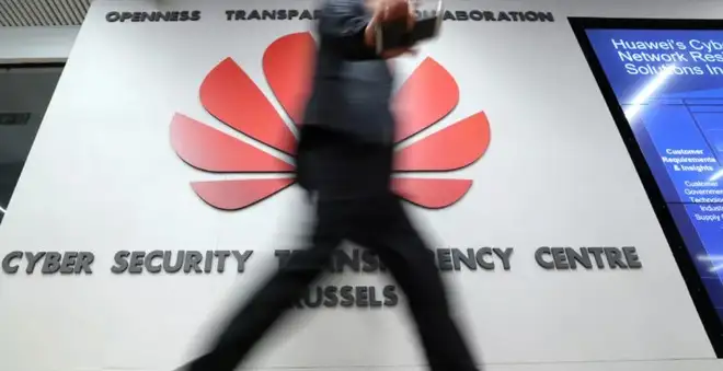 HarmonyOS va fermato: appello USA agli alleati per fermare lo spionaggio della Cina