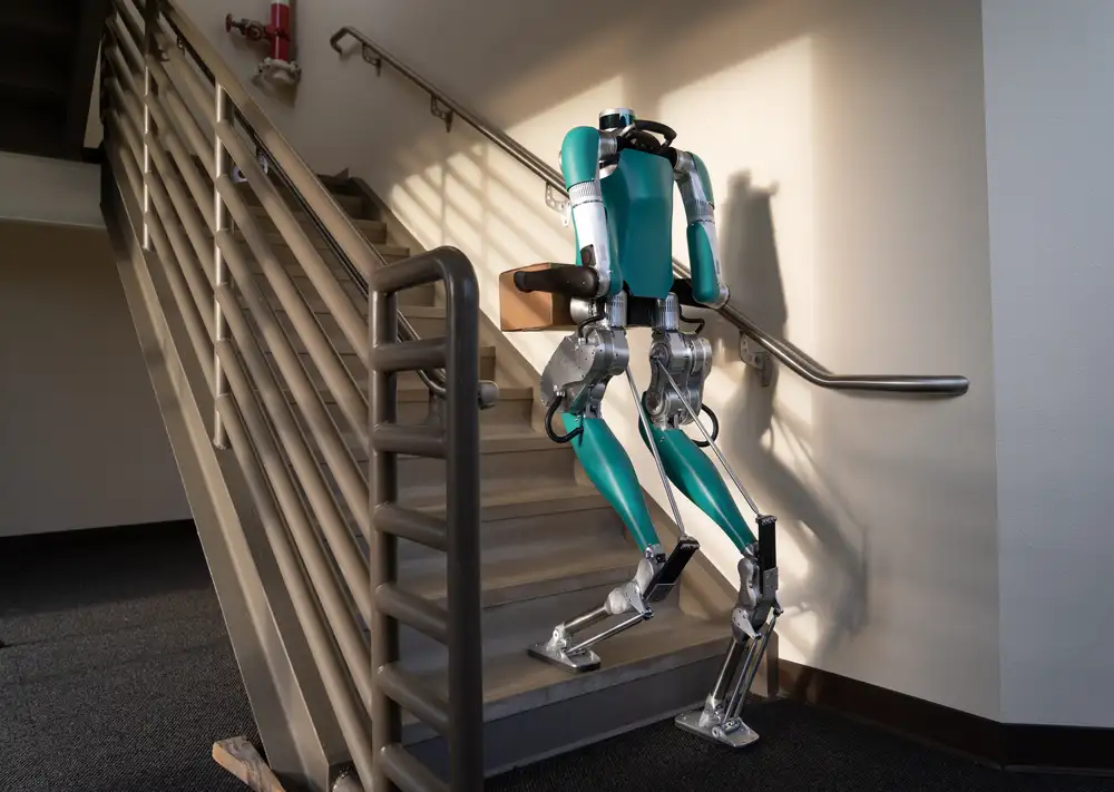 Amazon is reportedly training humanoid robots to deliver packages